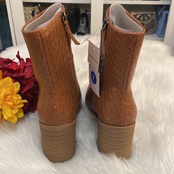 Sz 7 Arden Basket Weave Cognac Block Heeled Boots NEW POSHMARK - Picture 5 of 10